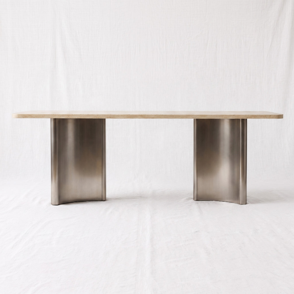 Victoria Table